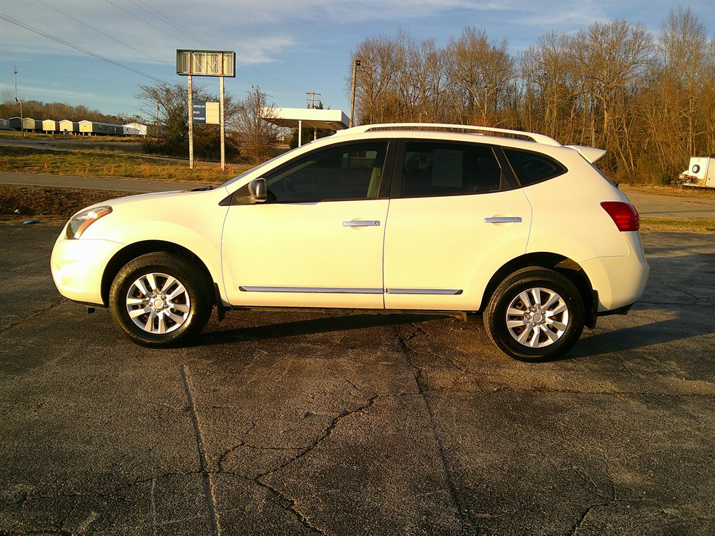 2015 Nissan Rogue Select S's photo