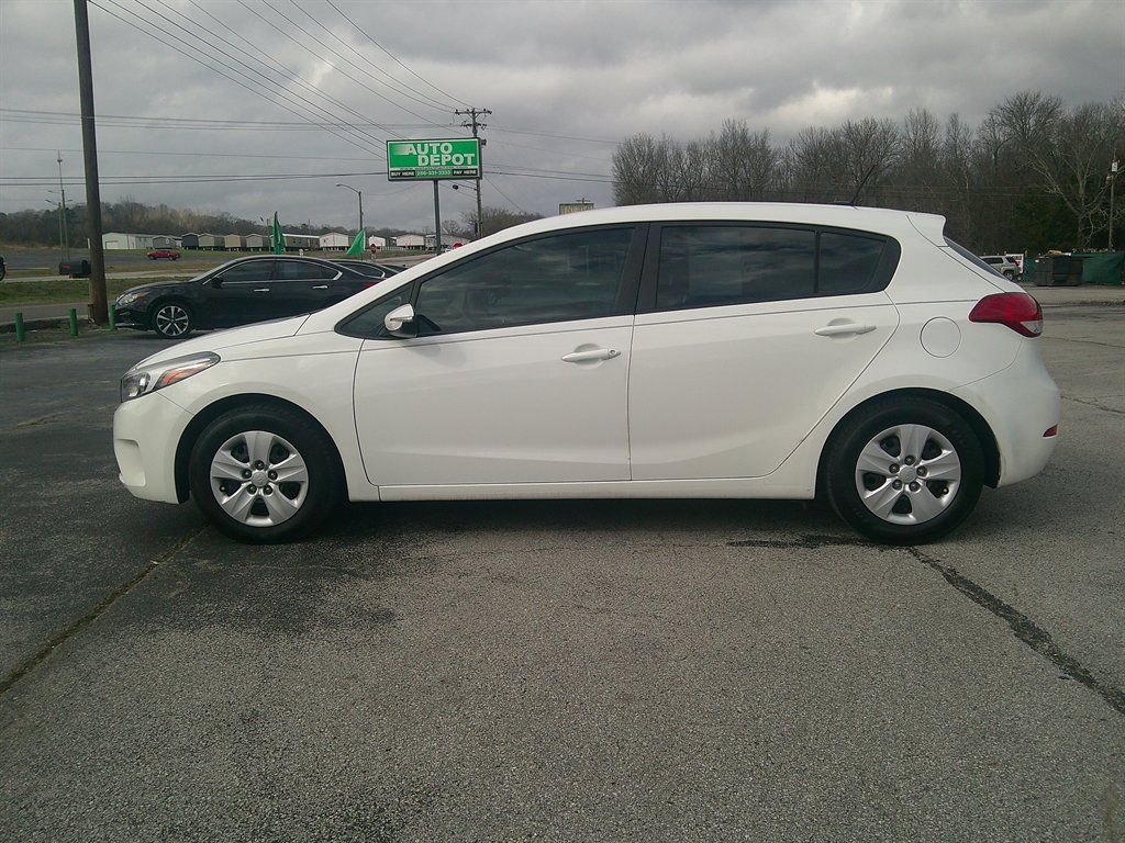 2017 Kia Forte5 LX