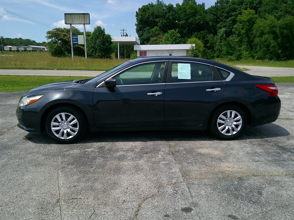 2016 Nissan Altima 2.5 S's photo
