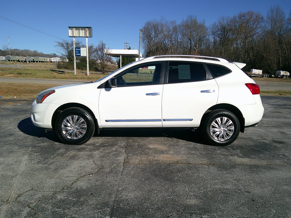 2015 Nissan Rogue Select S's photo