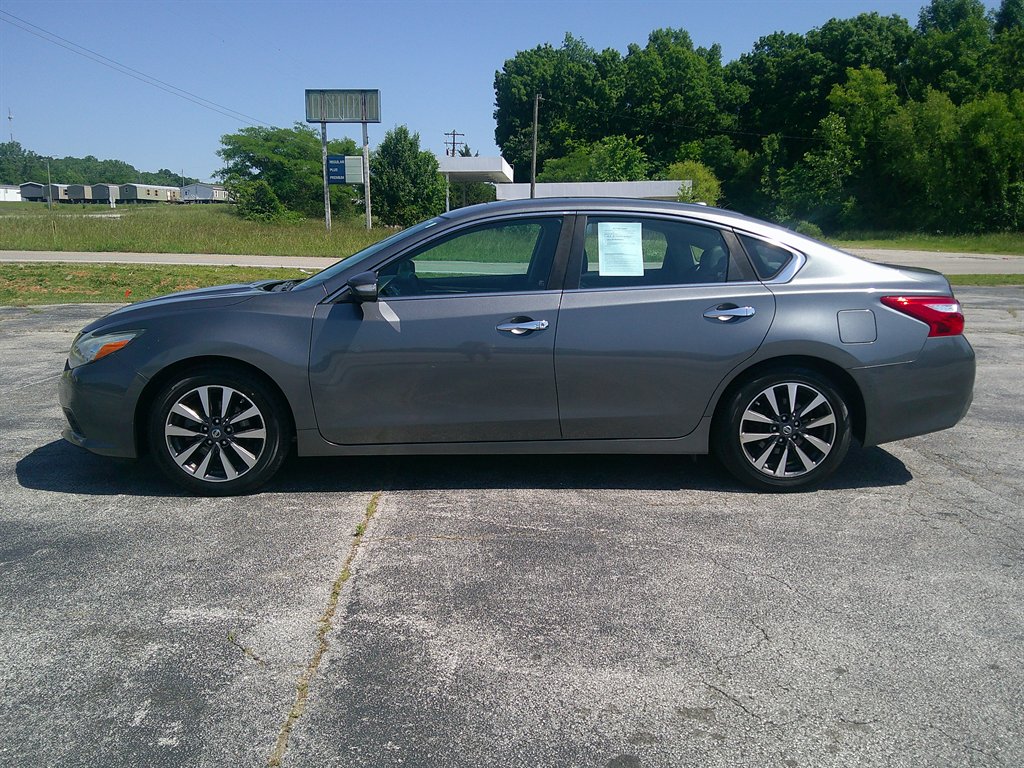 2017 Nissan Altima 2.5 SL's photo
