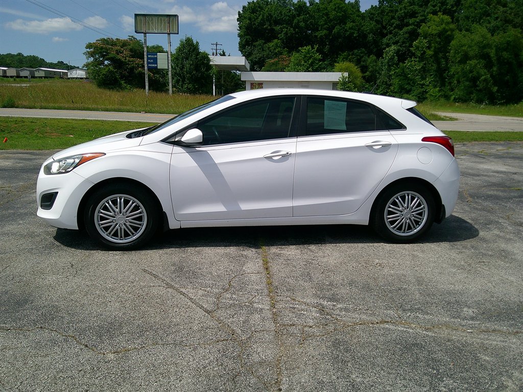 2016 Hyundai Elantra GT 2.0L 6-Speed A/T's photo